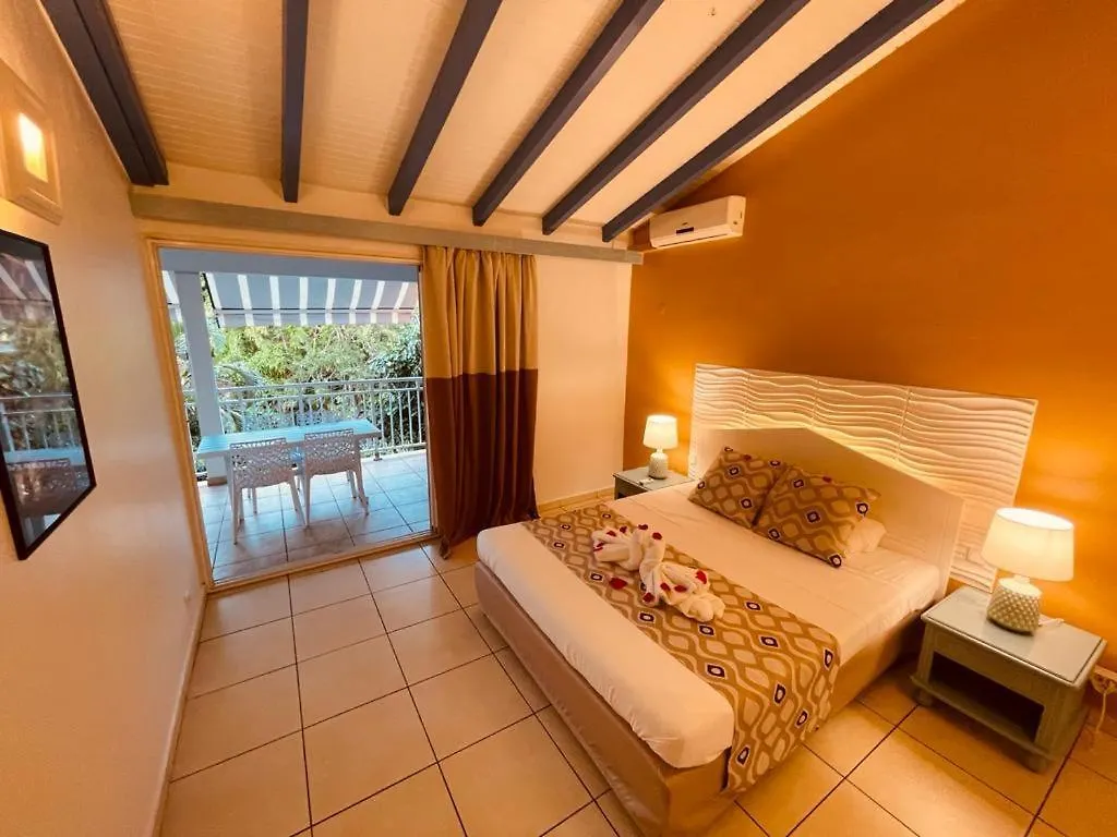 Tropicana Suites Deshaies Aparthotel