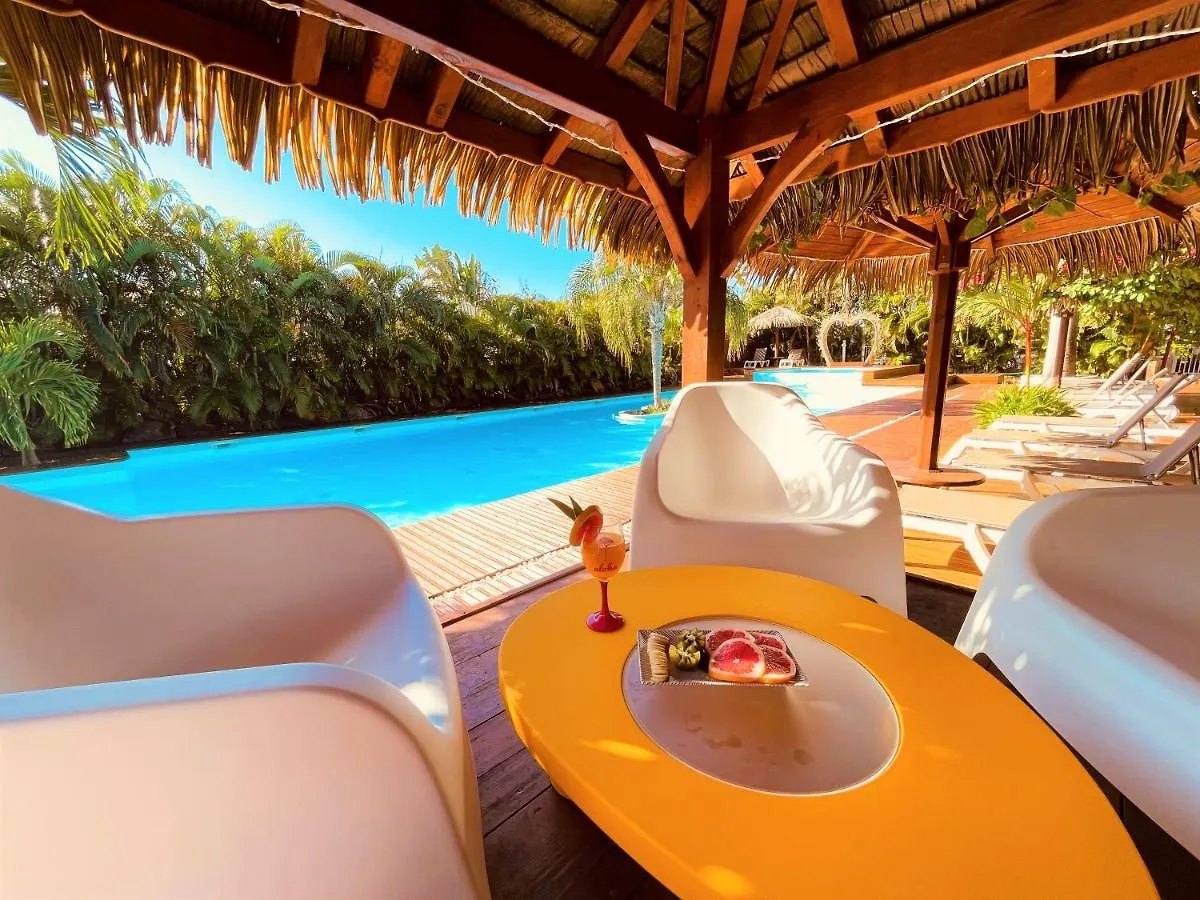 Tropicana Suites Deshaies Aparthotel