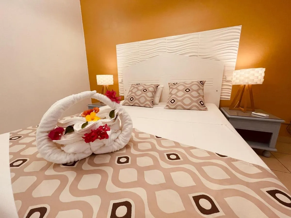 Aparthotel Tropicana Suites