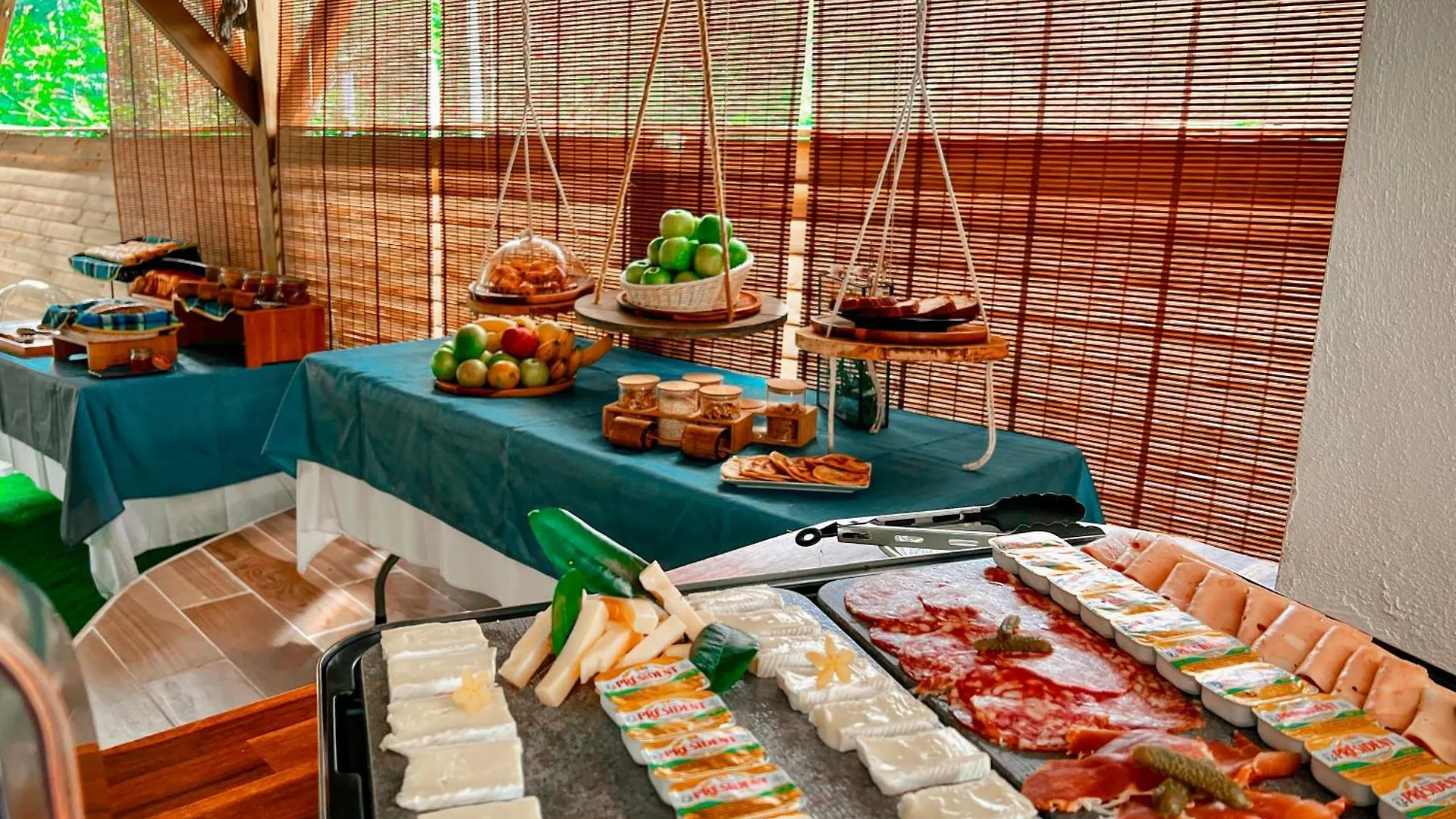 Aparthotel Tropicana Suites